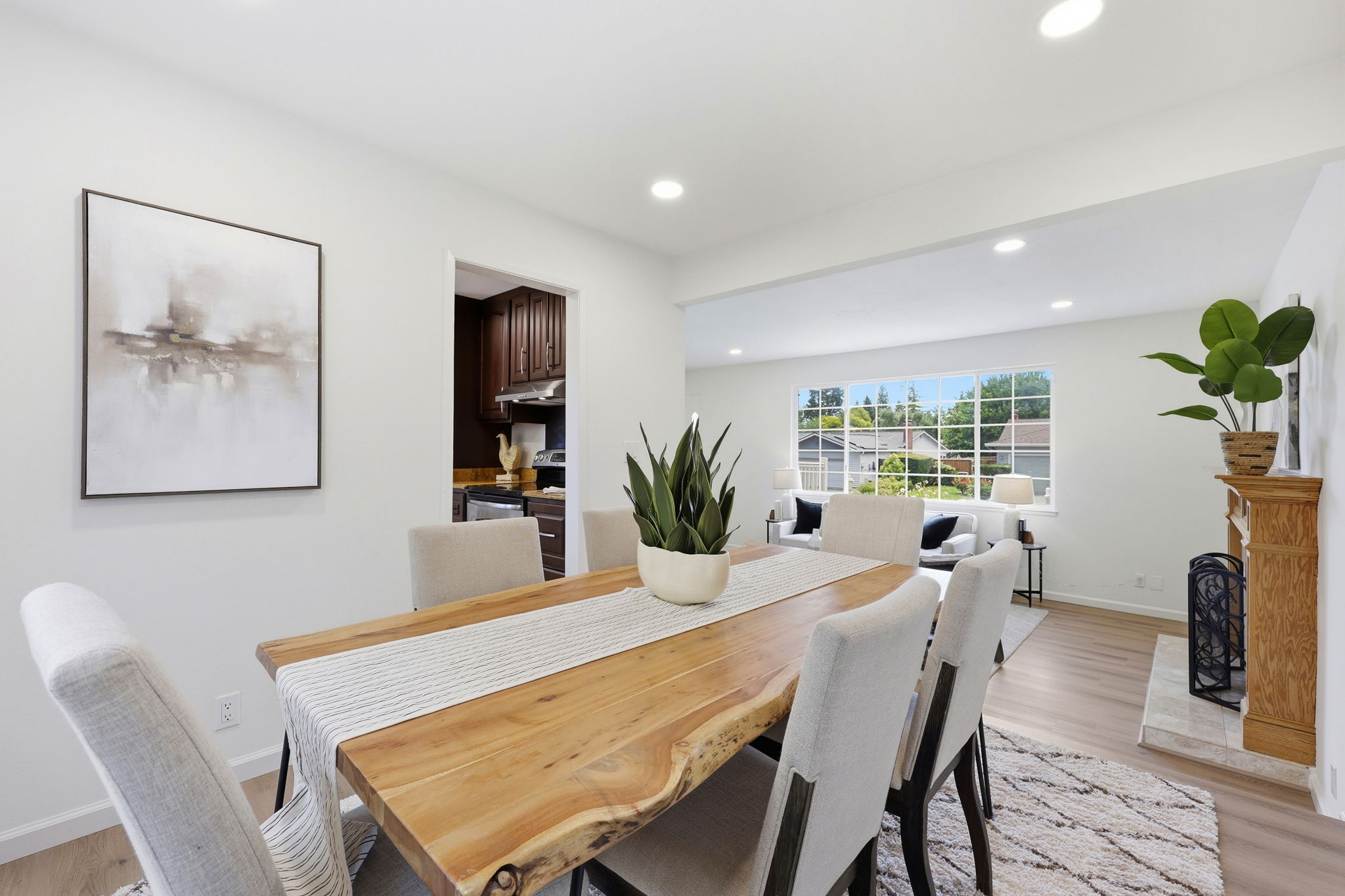024_F8_104 Scarboro Pl