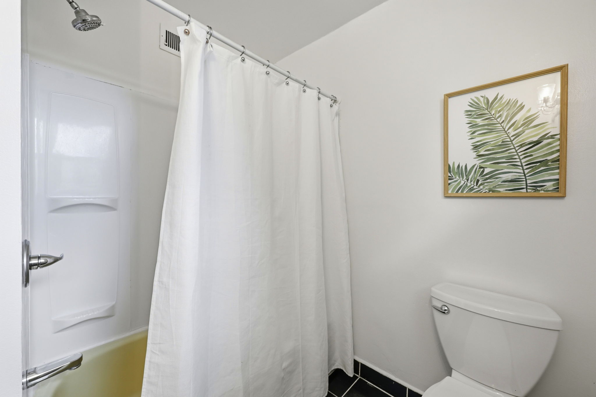041_F8_104 Scarboro Pl