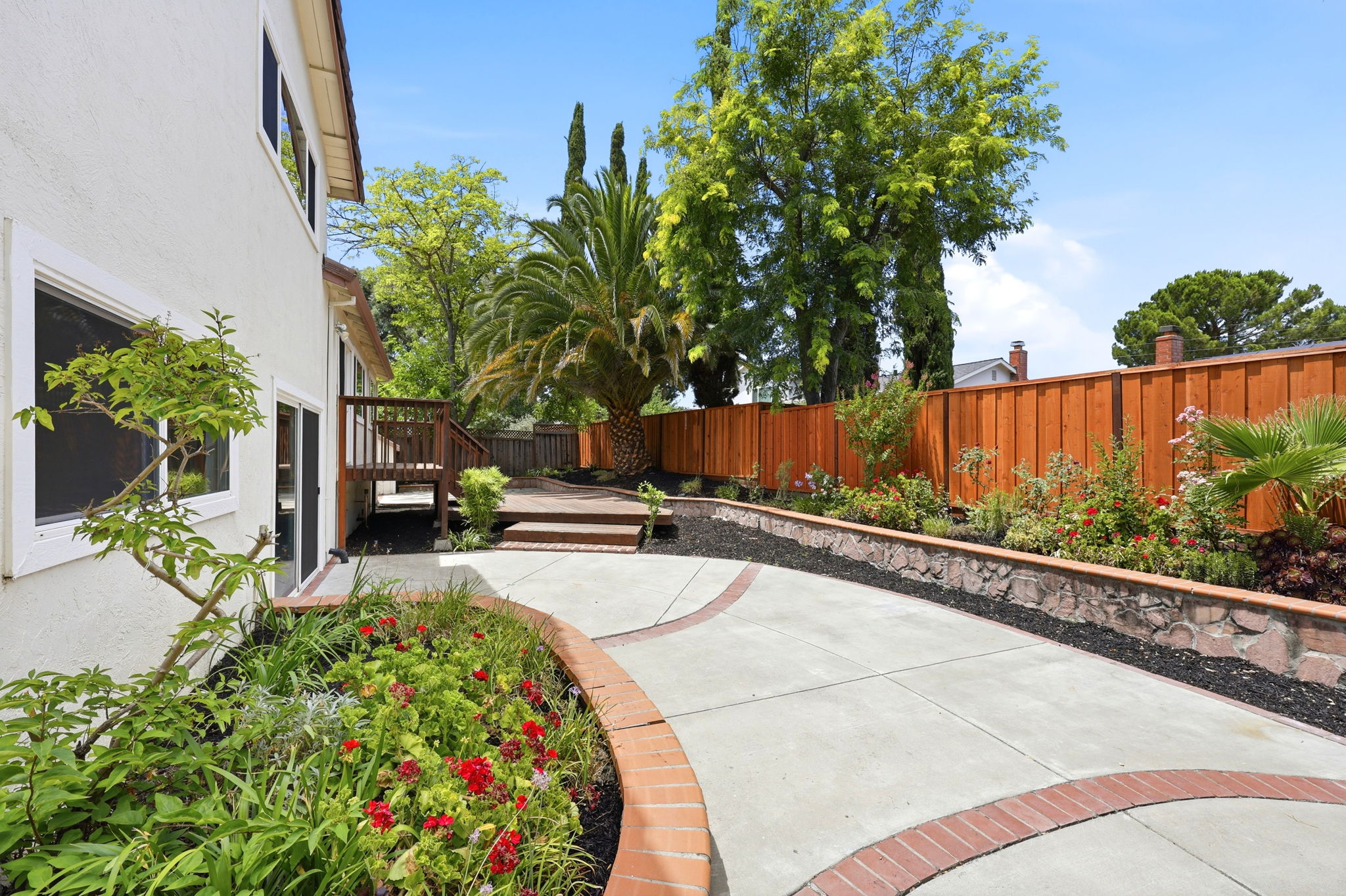 042_F8_104 Scarboro Pl