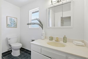 040_F8_104 Scarboro Pl