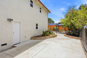 044_F8_104 Scarboro Pl