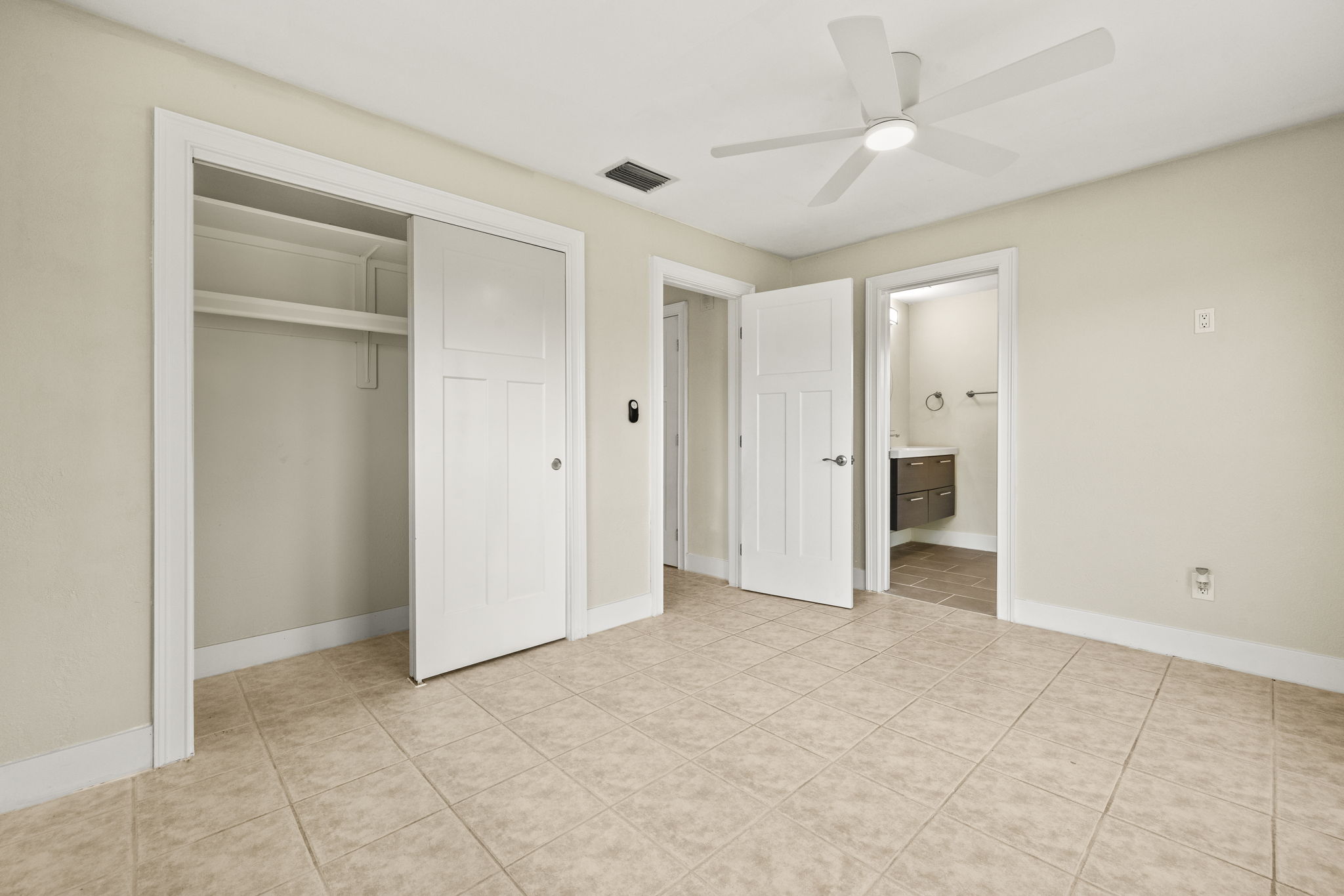 Primary Bedroom 4 of 5