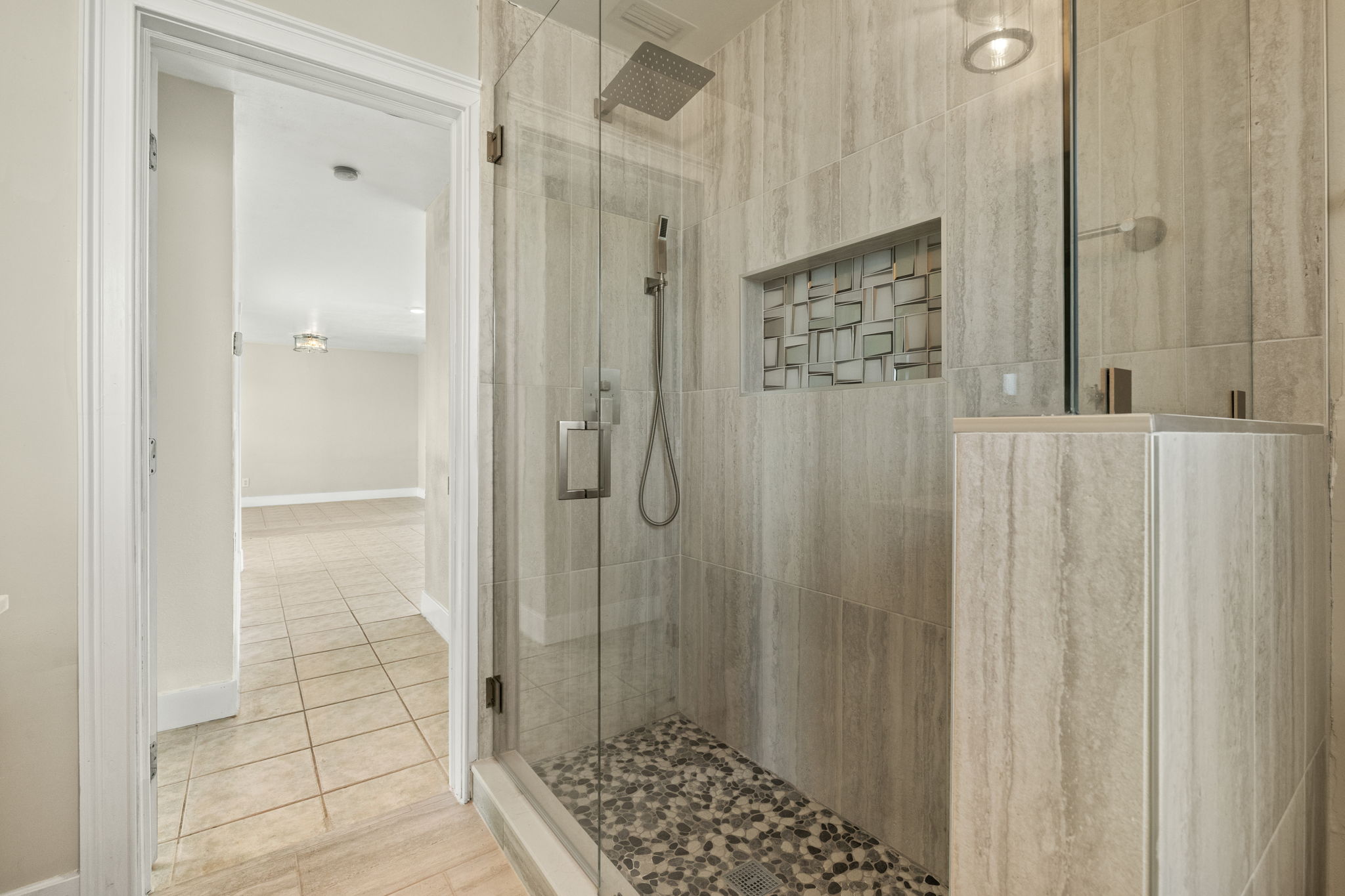 Guest Bathroom 2 of 2