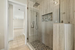 Guest Bathroom 2 of 2