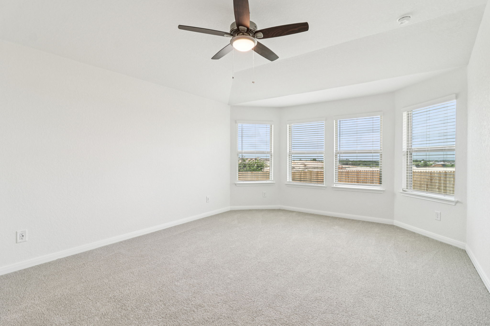 San Antonio-EAST-Legendary Trails-104 Shelton Pass Cibolo TX 78108-017