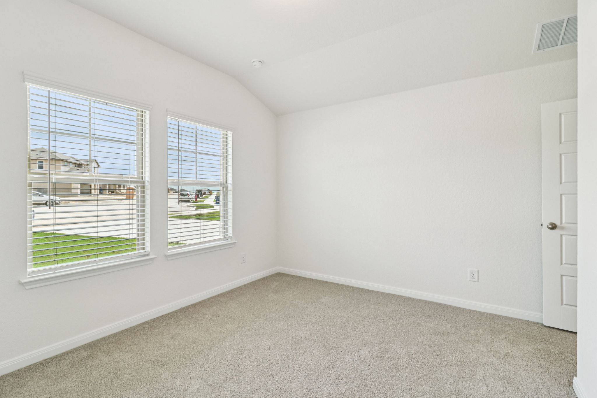 San Antonio-EAST-Legendary Trails-104 Shelton Pass Cibolo TX 78108-023