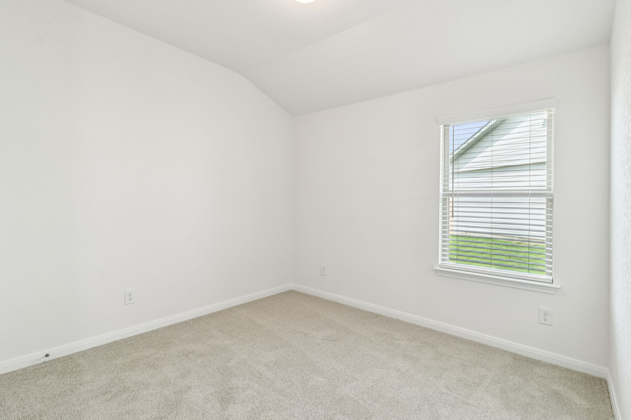 San Antonio-EAST-Legendary Trails-104 Shelton Pass Cibolo TX 78108-025