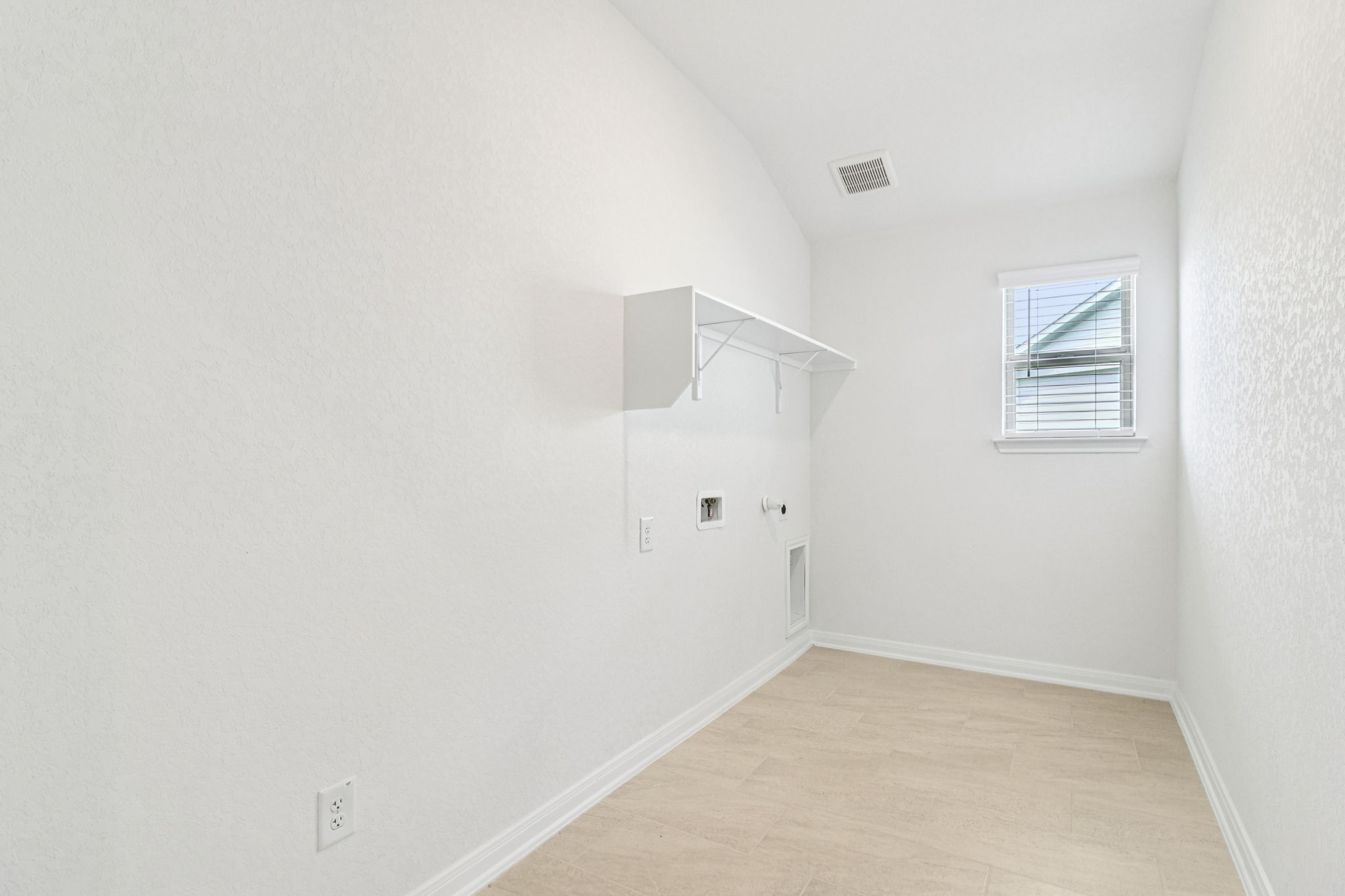 San Antonio-EAST-Legendary Trails-104 Shelton Pass Cibolo TX 78108-032