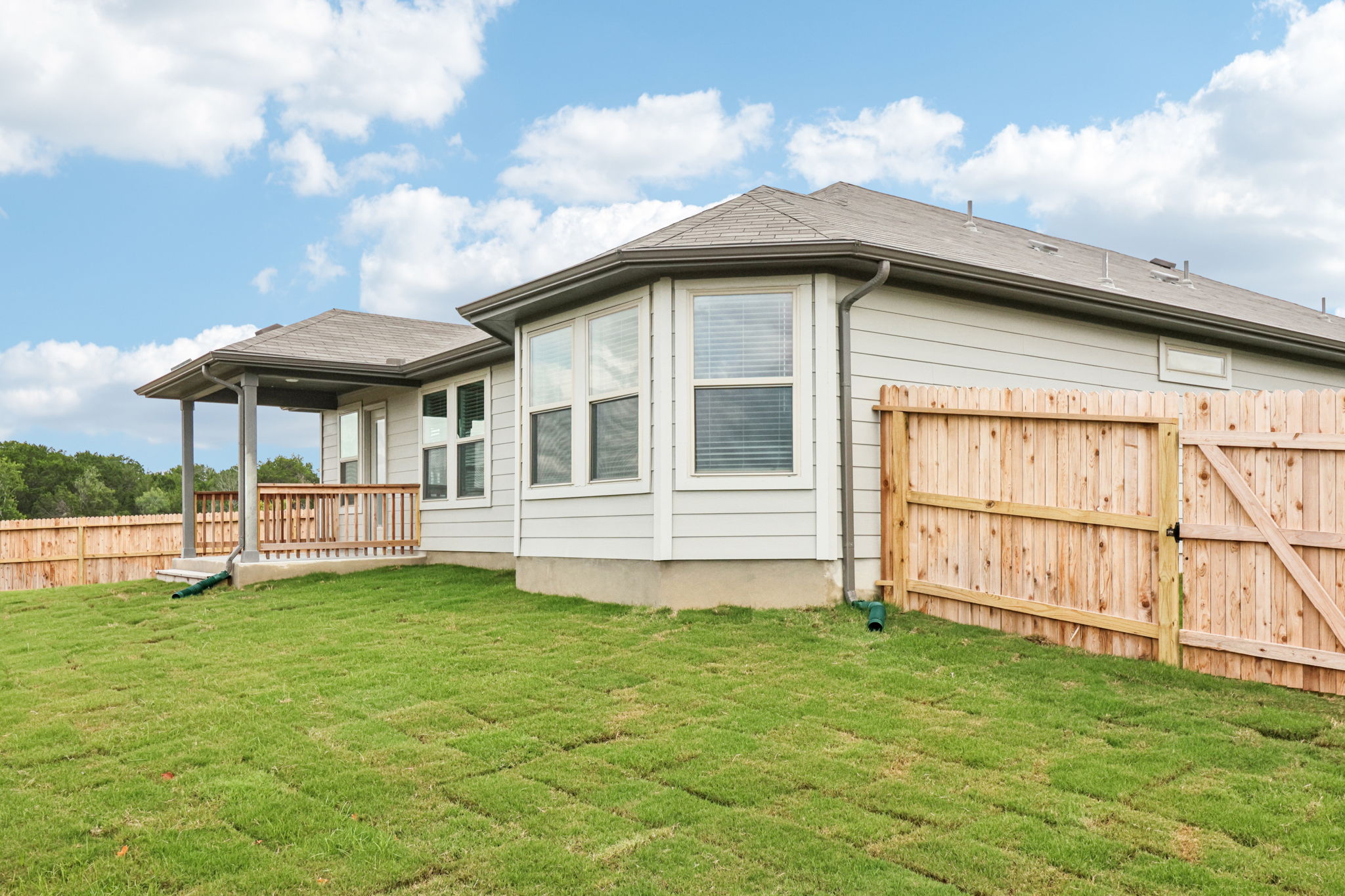 San Antonio-EAST-Legendary Trails-104 Shelton Pass Cibolo TX 78108-043