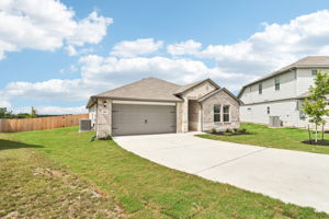 San Antonio-EAST-Legendary Trails-104 Shelton Pass Cibolo TX 78108-002