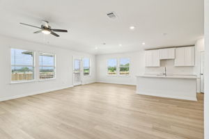 San Antonio-EAST-Legendary Trails-104 Shelton Pass Cibolo TX 78108-009