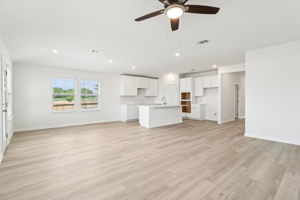 San Antonio-EAST-Legendary Trails-104 Shelton Pass Cibolo TX 78108-010