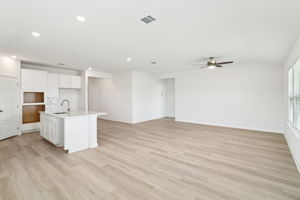 San Antonio-EAST-Legendary Trails-104 Shelton Pass Cibolo TX 78108-011