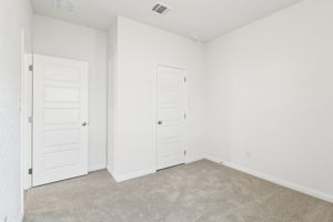 San Antonio-EAST-Legendary Trails-104 Shelton Pass Cibolo TX 78108-027