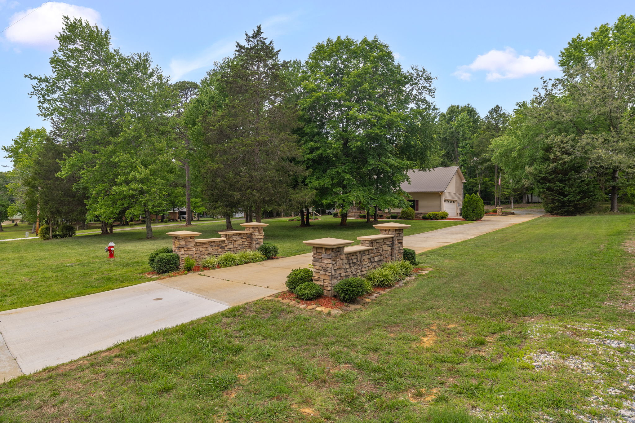 104 Willowbrook Dr-2
