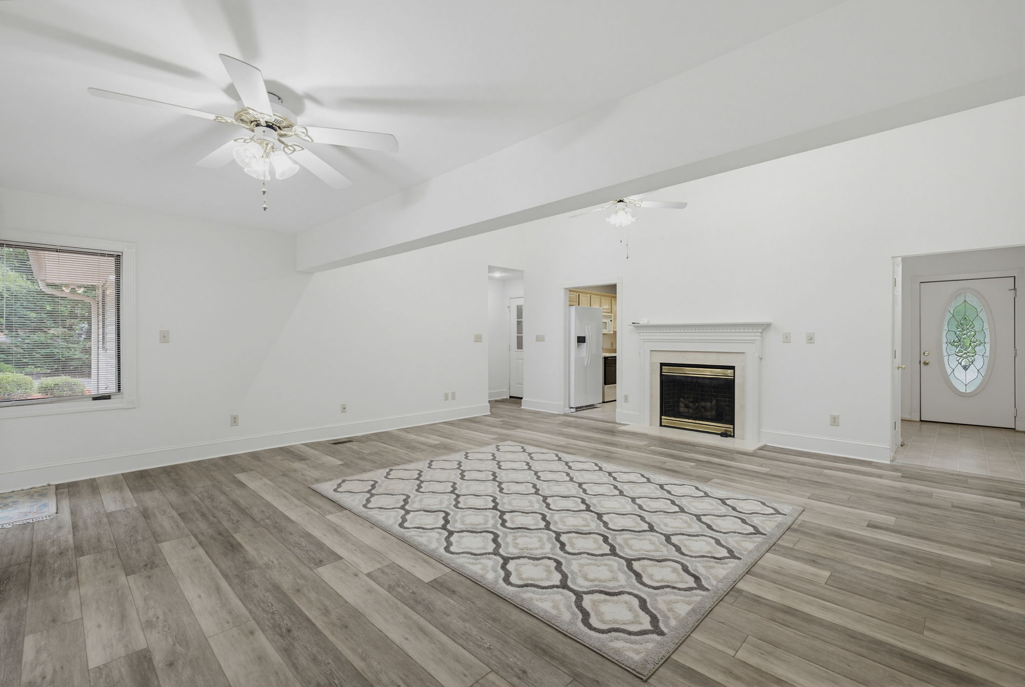104 Willowbrook Dr-9