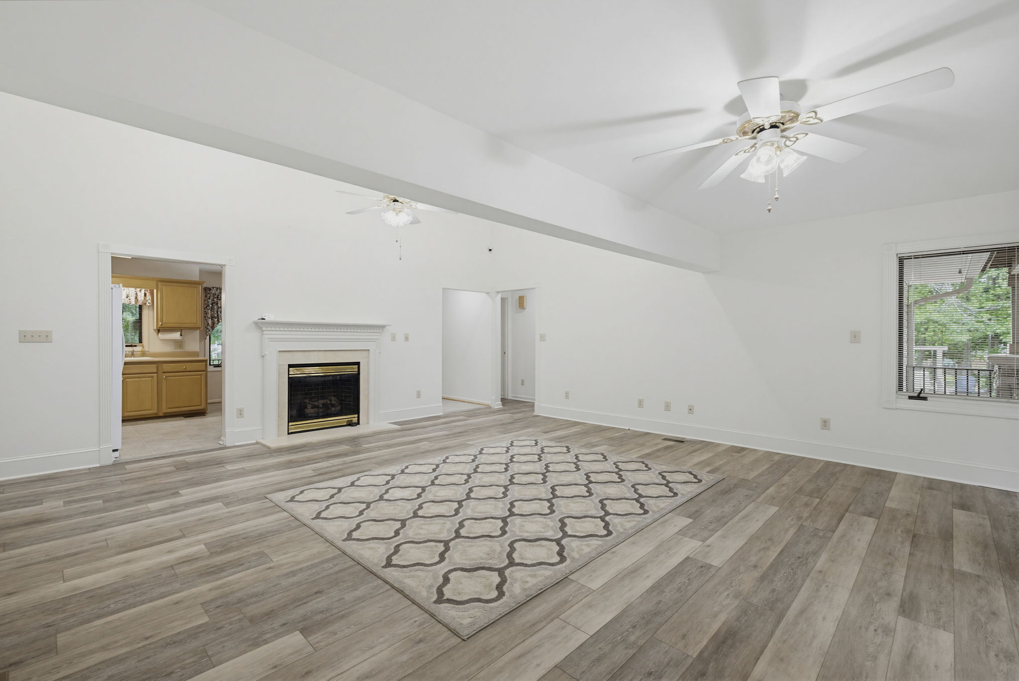 104 Willowbrook Dr-10