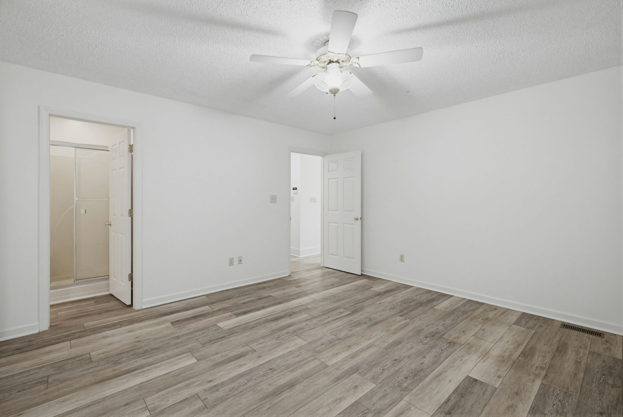 104 Willowbrook Dr-22