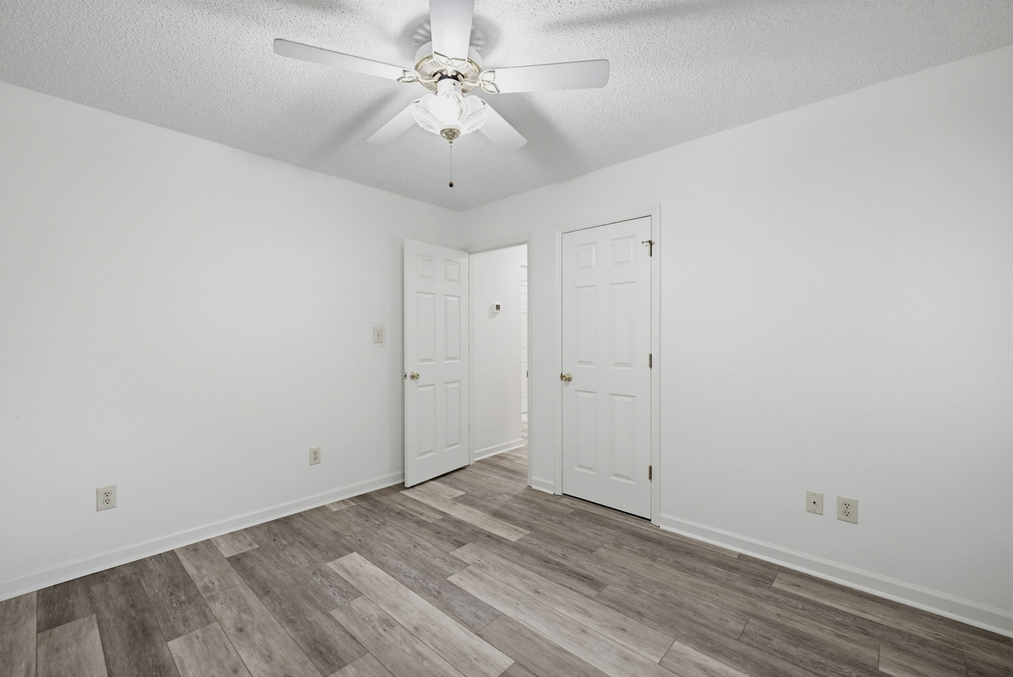 104 Willowbrook Dr-28