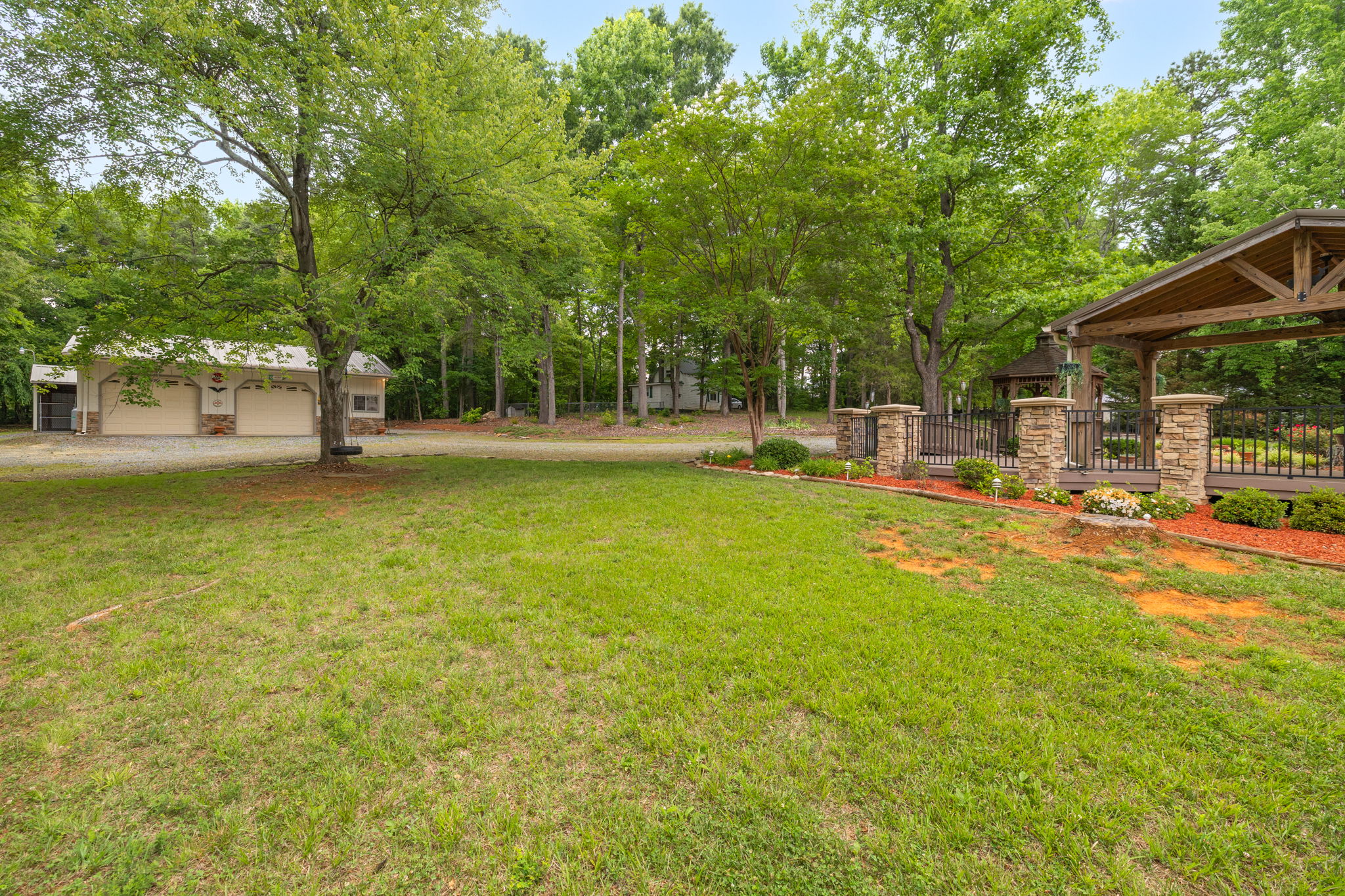 104 Willowbrook Dr-41