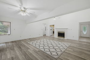 104 Willowbrook Dr-9