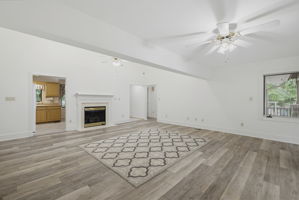 104 Willowbrook Dr-10