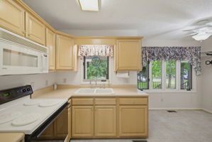 104 Willowbrook Dr-13