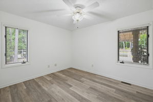 104 Willowbrook Dr-27