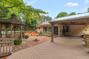 104 Willowbrook Dr-33
