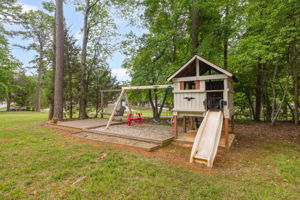 104 Willowbrook Dr-40