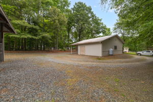 104 Willowbrook Dr-51