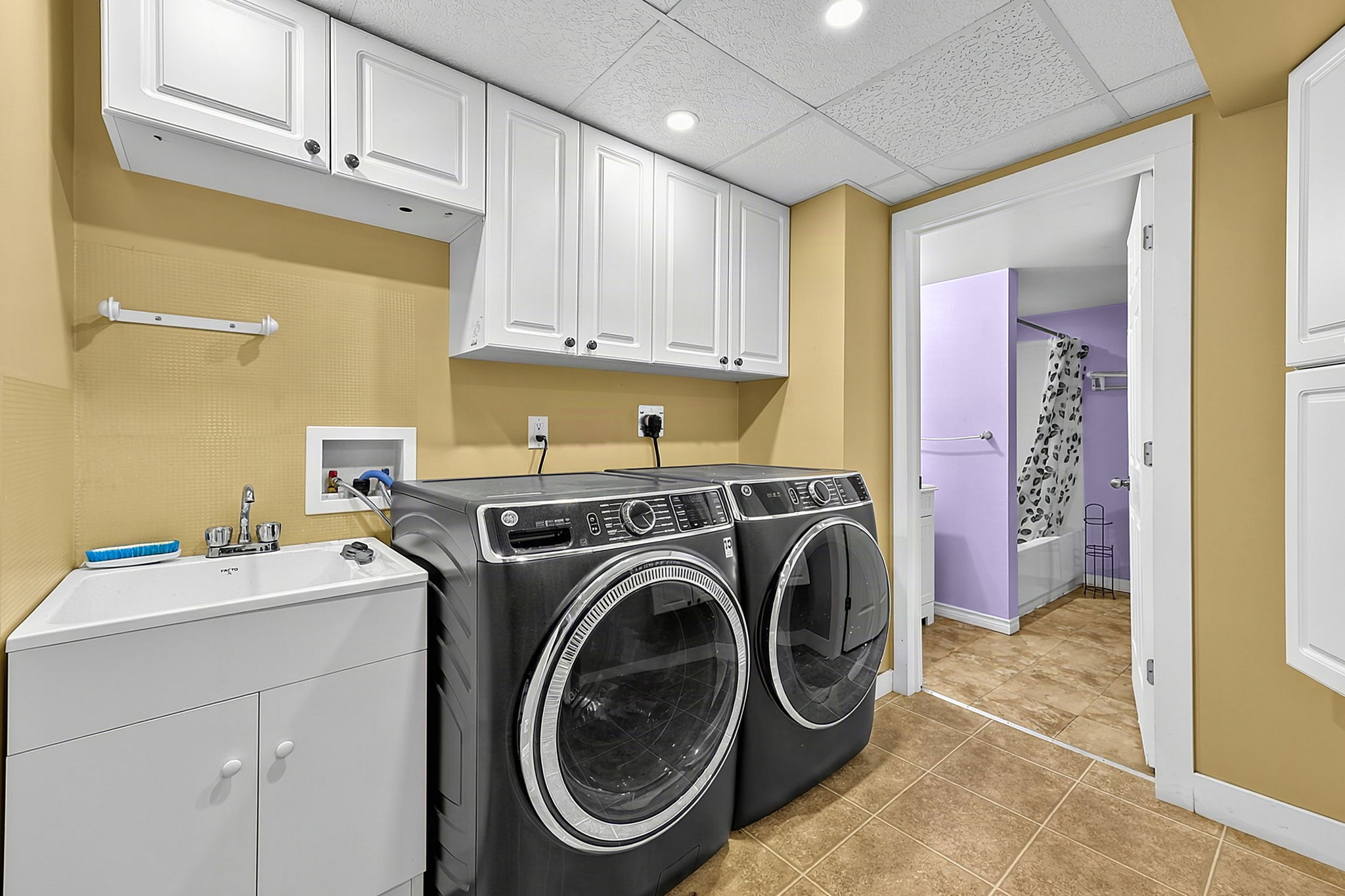  Photo 48