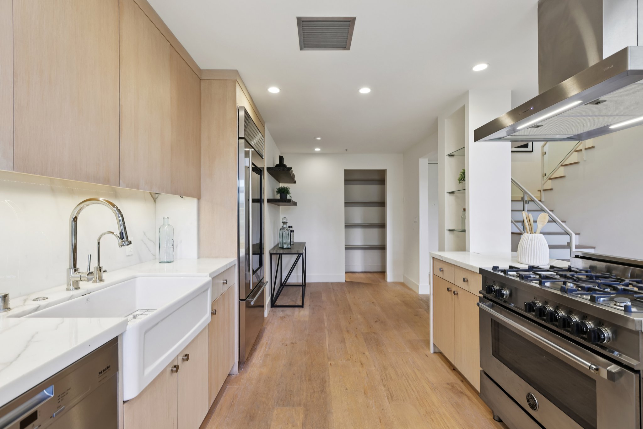 4th St-L0111-013.jpg