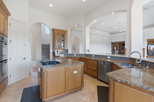 Double Ovens & Granite Counters