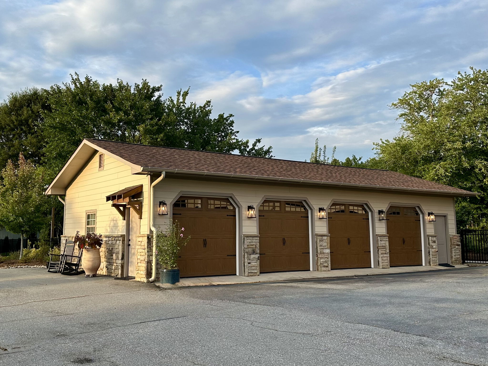 Exterior Garage