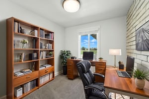 DSC02648 virtually staged.jpeg