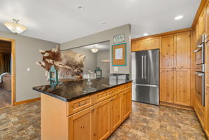 New Bosch appliances and eat in bar