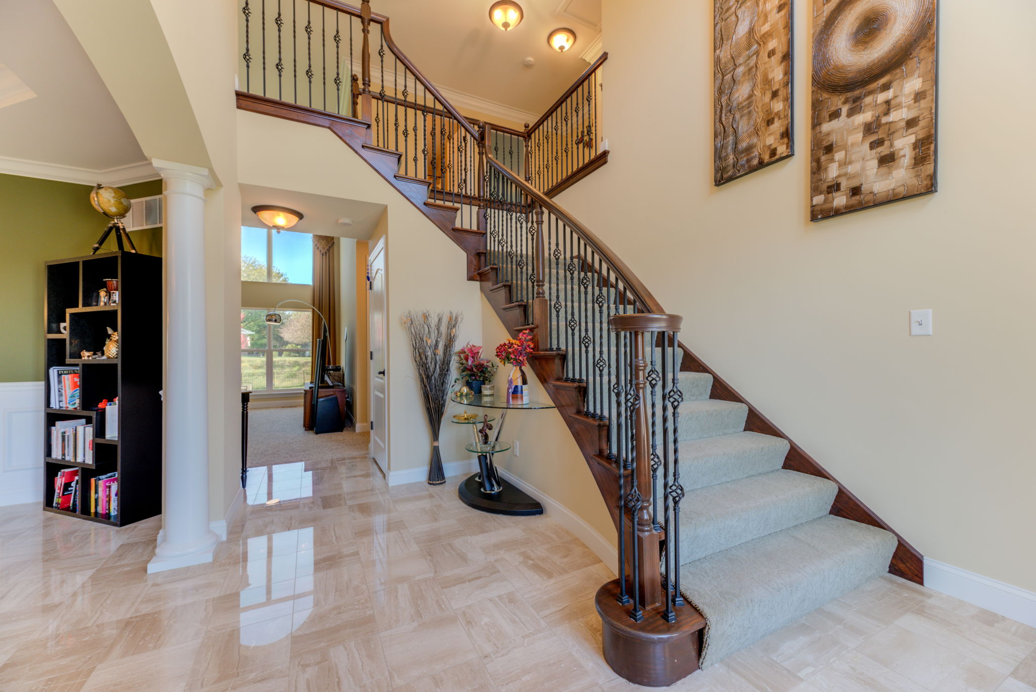 Foyer/Staircase