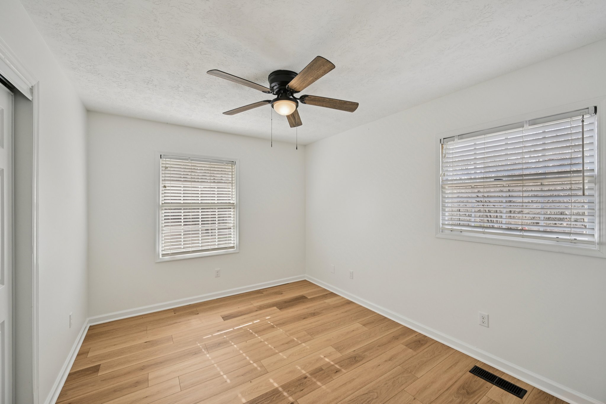 Cooper Ln-S2201-026.jpg