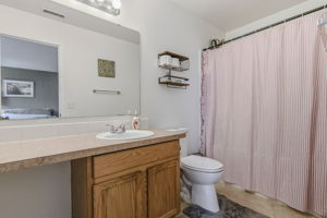  Photo 48