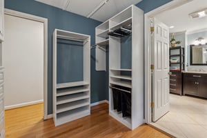 Walk-in Closet