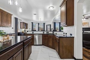 10417Eastern_020