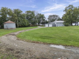  Photo 42