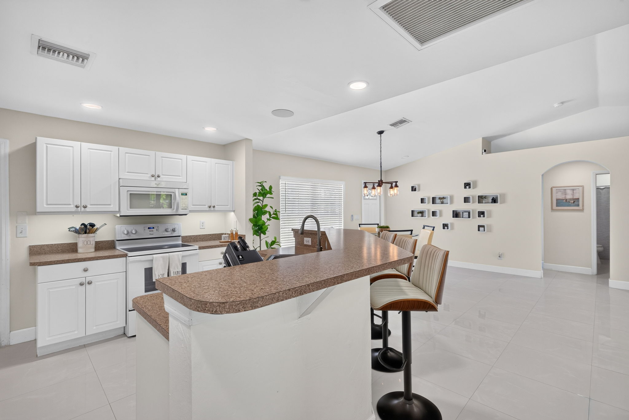 Kitchen 1 of 3