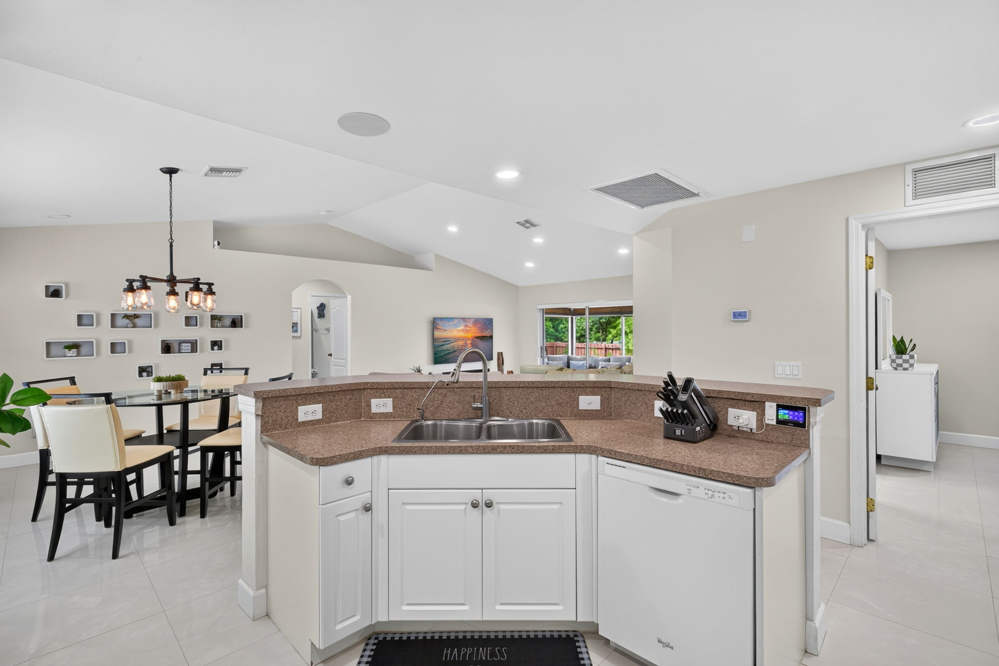 Kitchen 2 of 3