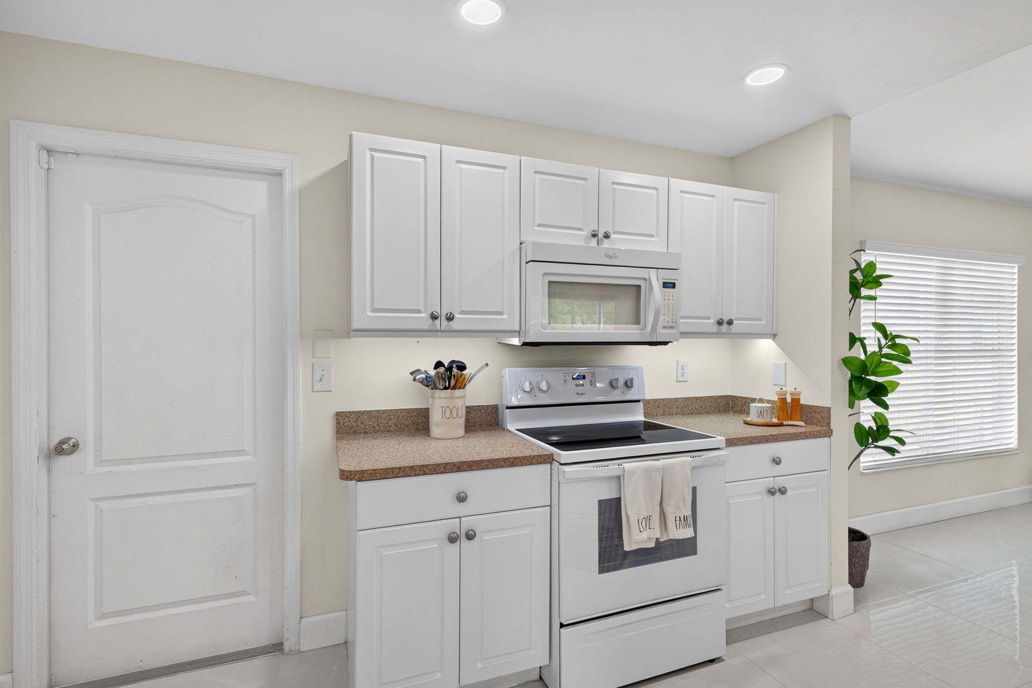 Kitchen 3 of 3