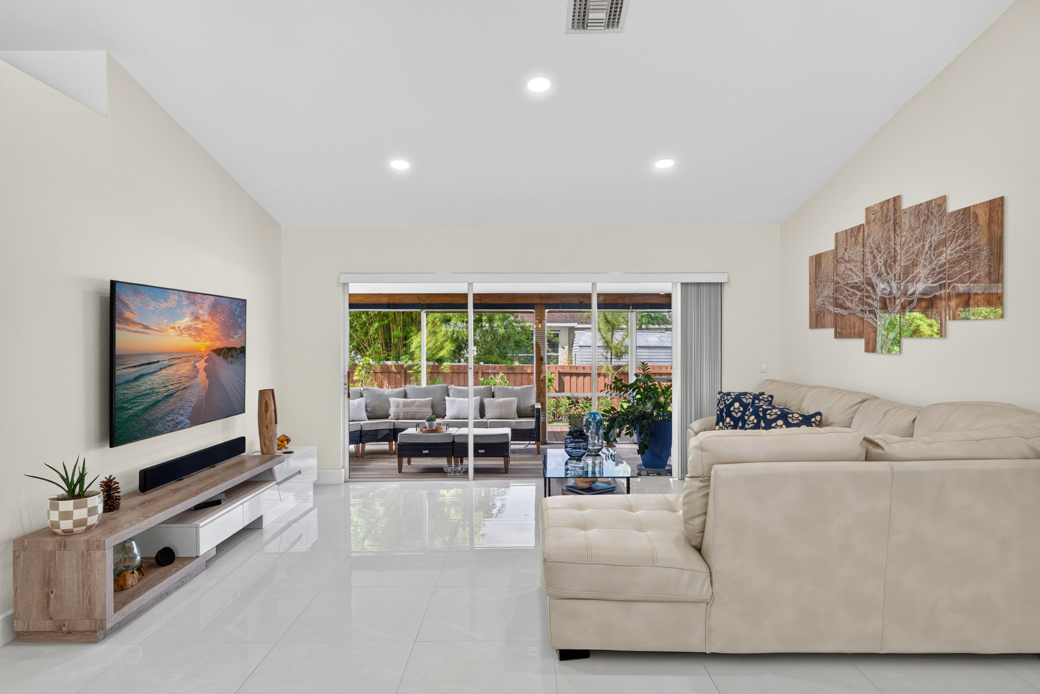 Living Room 2 of 5