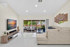 Living Room 2 of 5