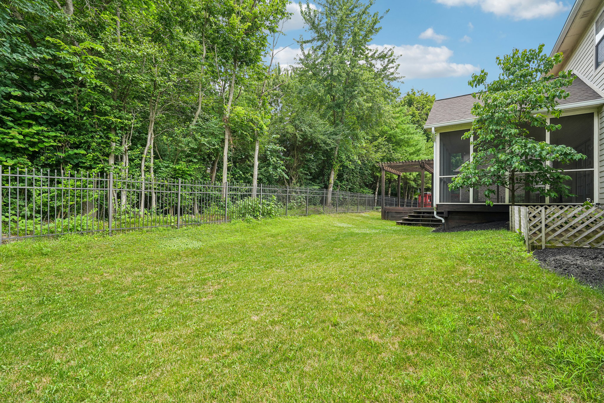 Beaver Ridge Dr-S0907-096.jpg