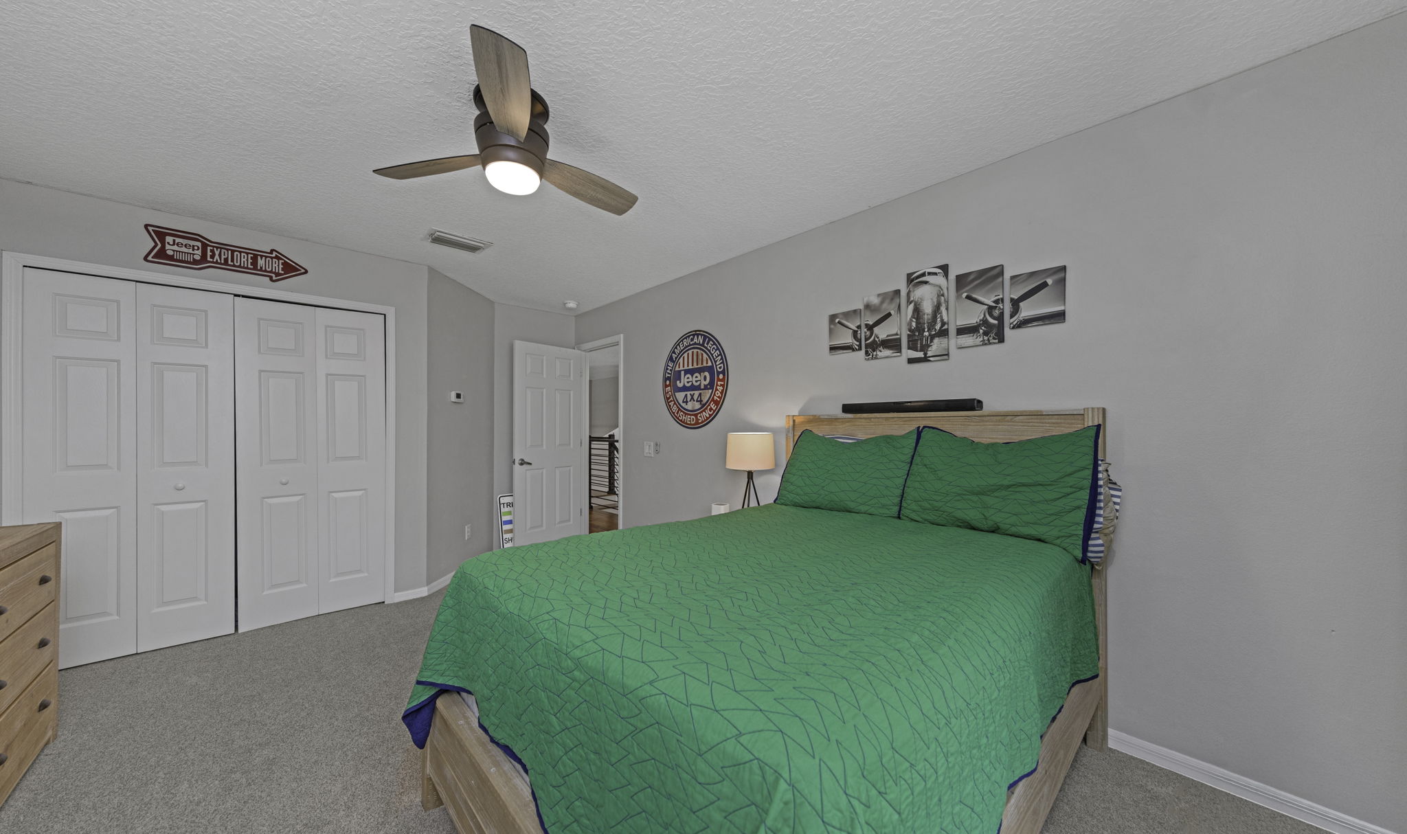  Photo 48